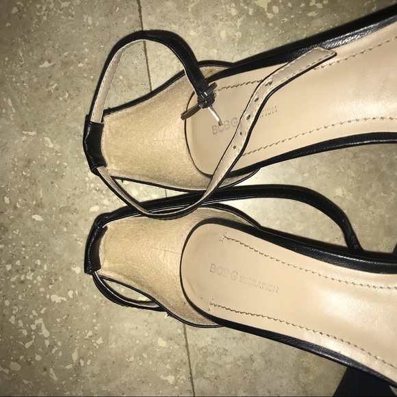 BCBGeneration PL-Dillyn Two Tone Closed Toe Heels Size 9 - Picture 14 of 16